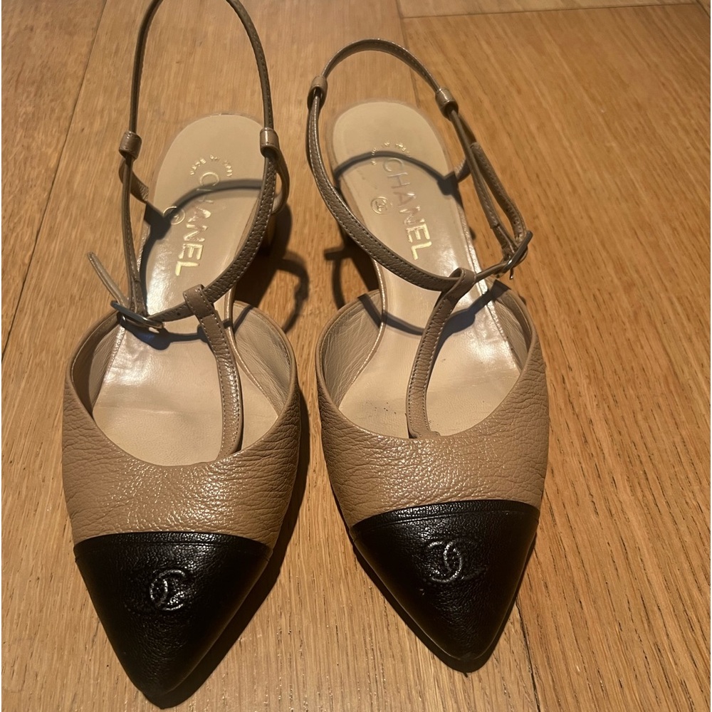 Chanel sandal with ankle strap Size 9 women’s